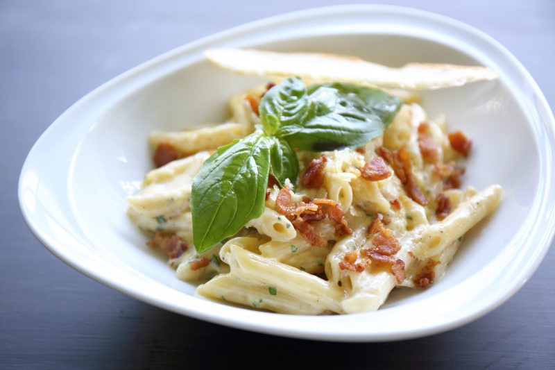 Mini penne met kip in een mascarponesaus
